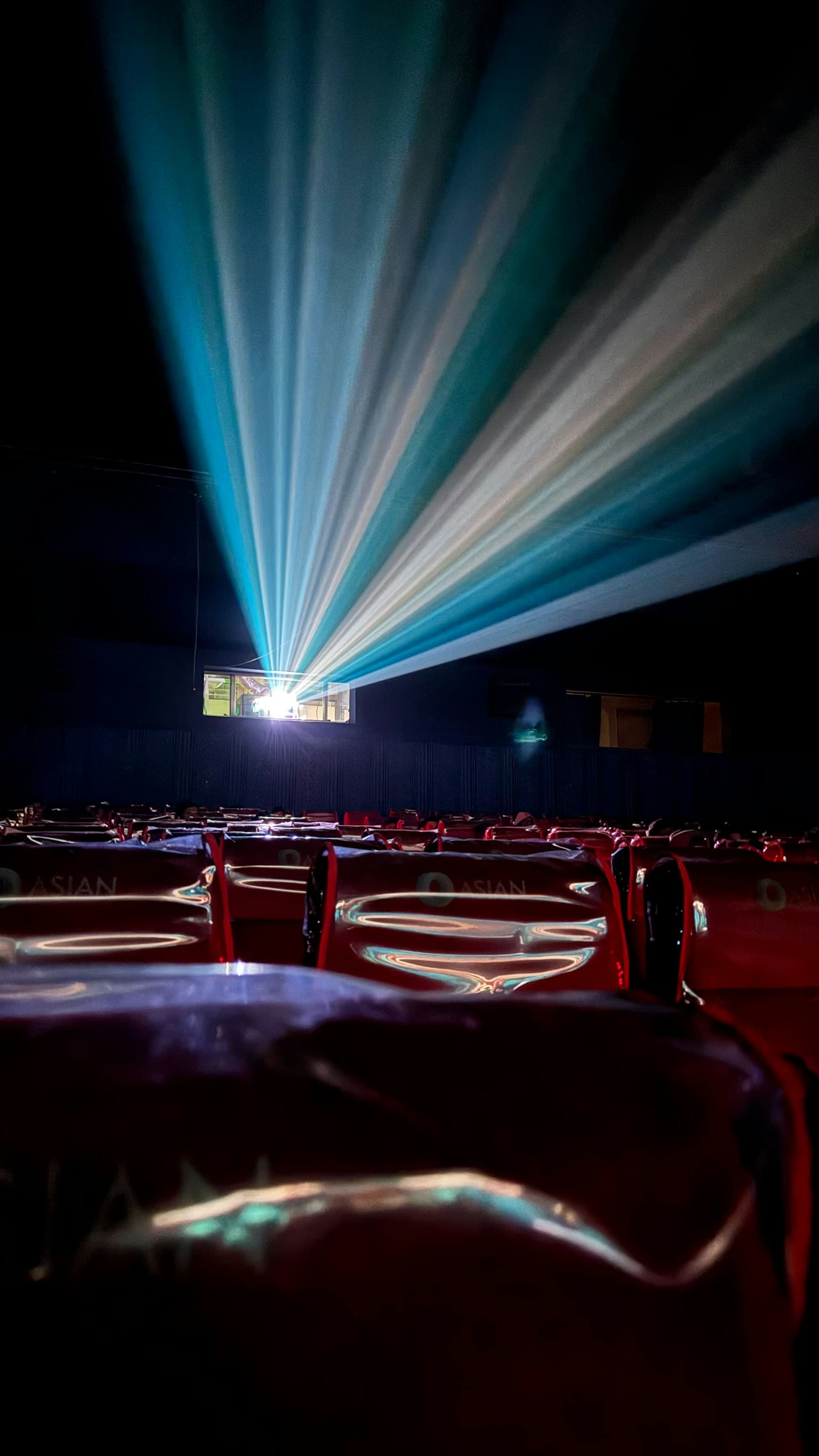 Sinema salonunda ışık ve perspektif